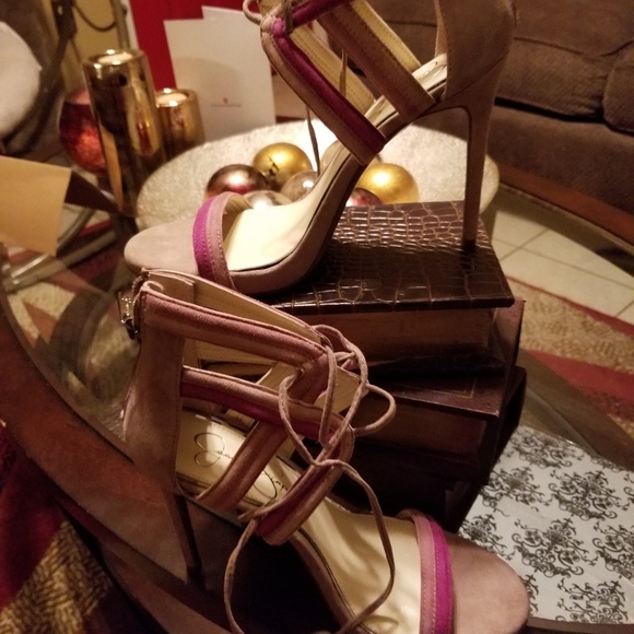 Jessica Simpson BN size 7.5 Tan Heels - Picture 5 of 8